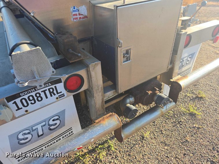 image for item EB1016 1995 Stainless Tank and Equipment tank trailer