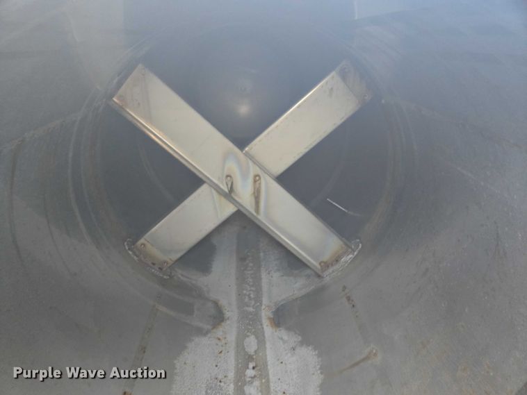 image for item EB1016 1995 Stainless Tank and Equipment tank trailer