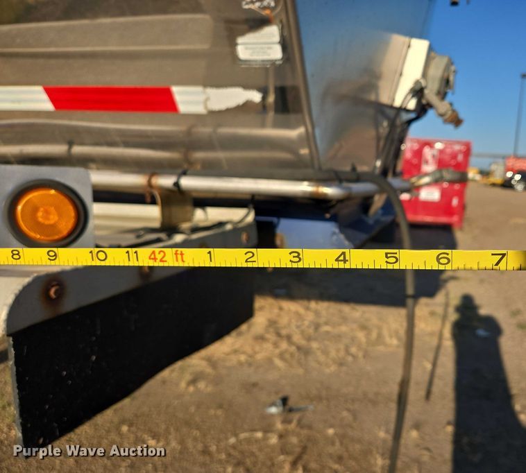 image for item EB1016 1995 Stainless Tank and Equipment tank trailer