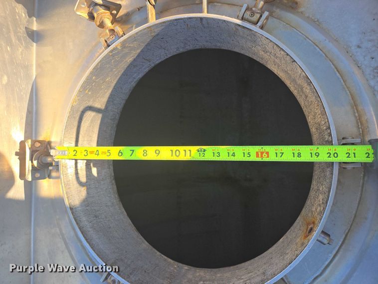 image for item EB1016 1995 Stainless Tank and Equipment tank trailer