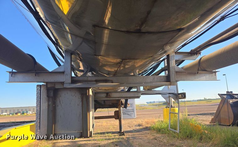 image for item EB1016 1995 Stainless Tank and Equipment tank trailer