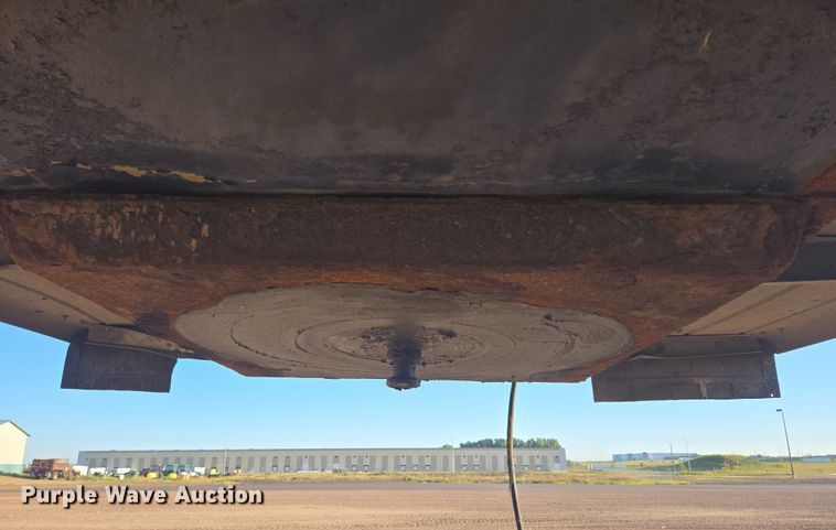 image for item EB1016 1995 Stainless Tank and Equipment tank trailer