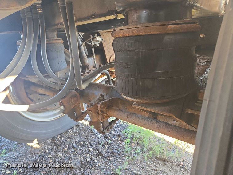 image for item EB1016 1995 Stainless Tank and Equipment tank trailer