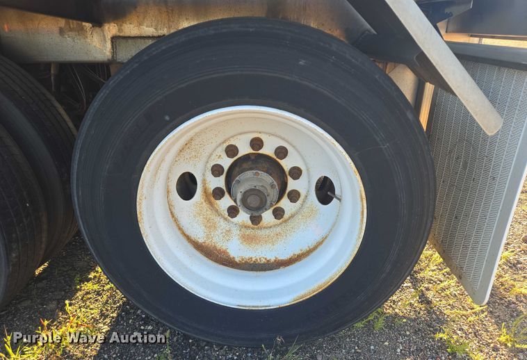 image for item EB1016 1995 Stainless Tank and Equipment tank trailer