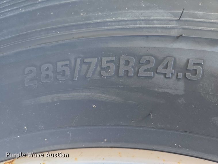 image for item EB1016 1995 Stainless Tank and Equipment tank trailer