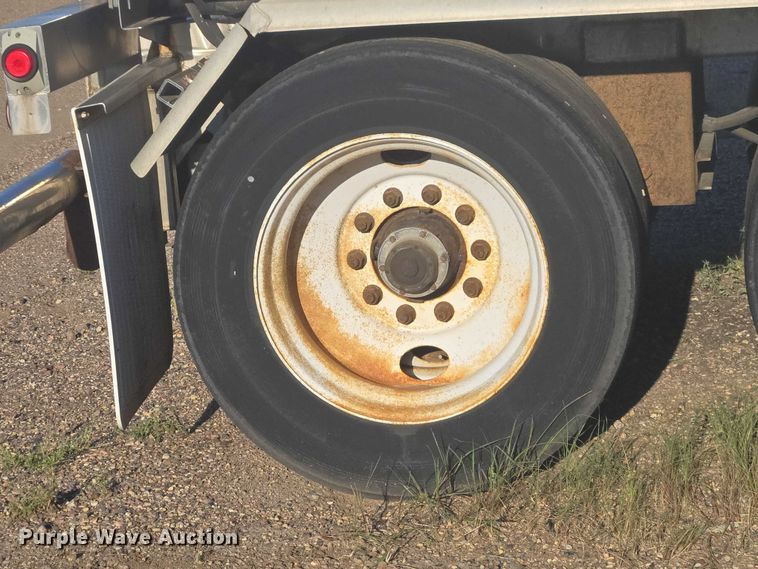 image for item EB1016 1995 Stainless Tank and Equipment tank trailer