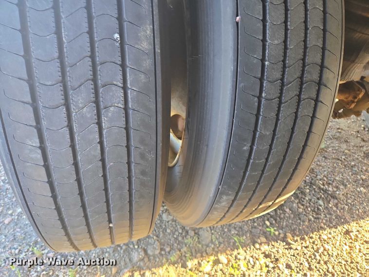 image for item EB1016 1995 Stainless Tank and Equipment tank trailer