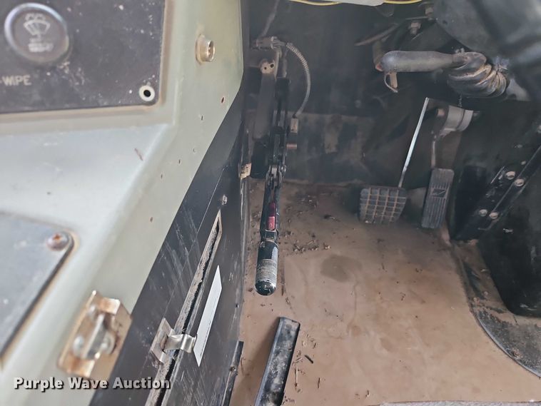 image for item EB8227 2007 Blue Bird school bus