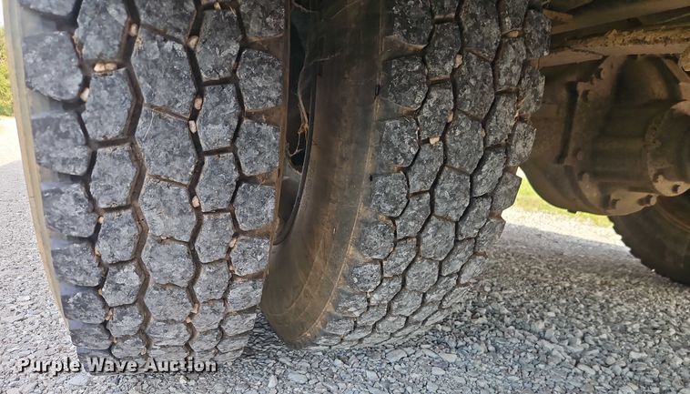 image for item EB8227 2007 Blue Bird school bus