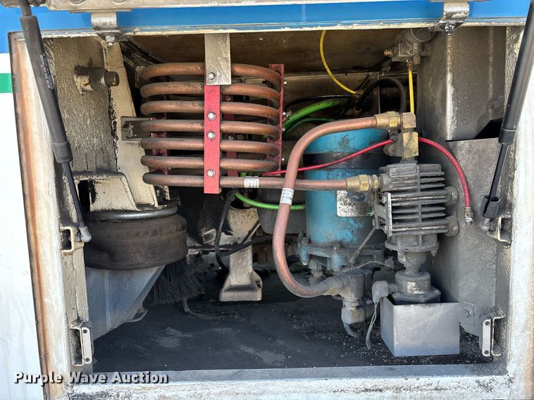 image for item EC1092 2008 Orion bus