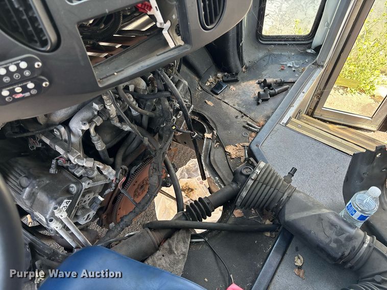 image for item EC1094 2009 Starcraft Ford E450 Super Duty shuttle bus