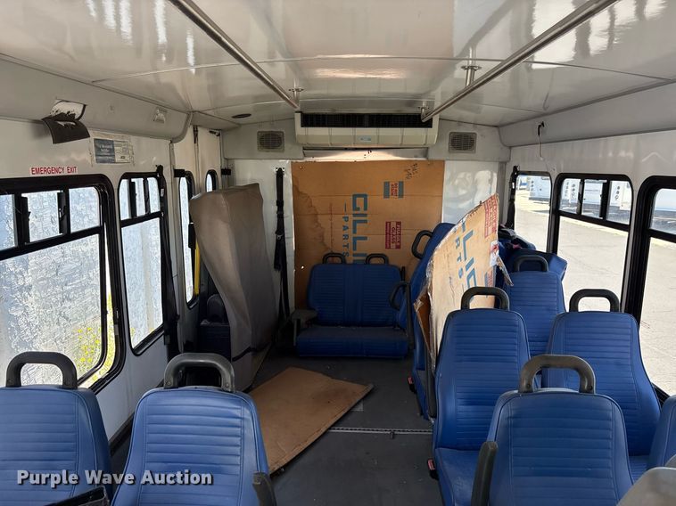 image for item EC1094 2009 Starcraft Ford E450 Super Duty shuttle bus