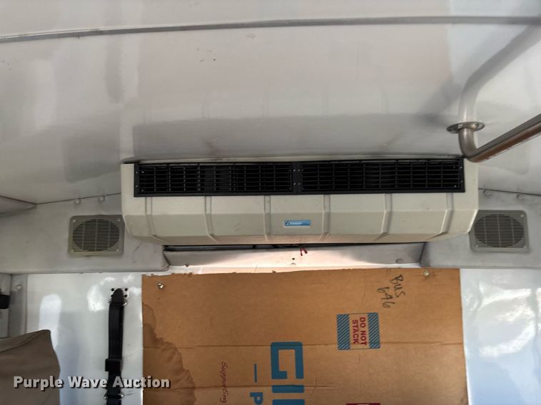 image for item EC1094 2009 Starcraft Ford E450 Super Duty shuttle bus