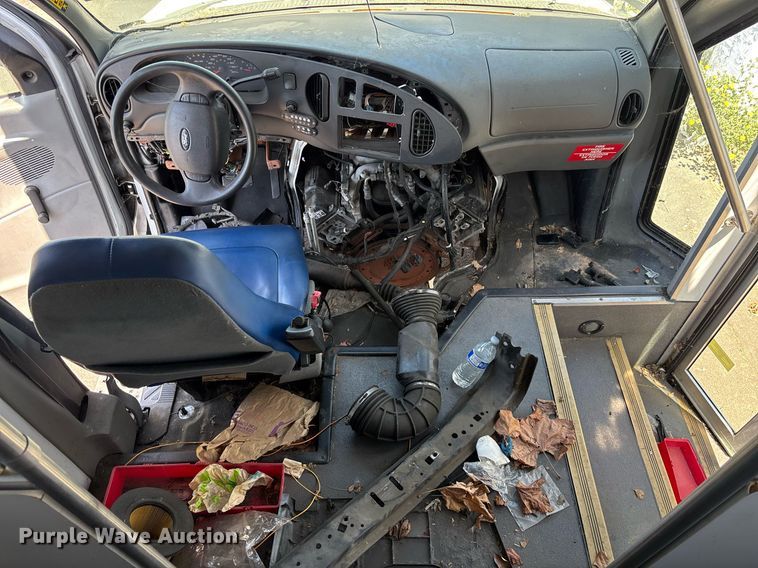 image for item EC1094 2009 Starcraft Ford E450 Super Duty shuttle bus