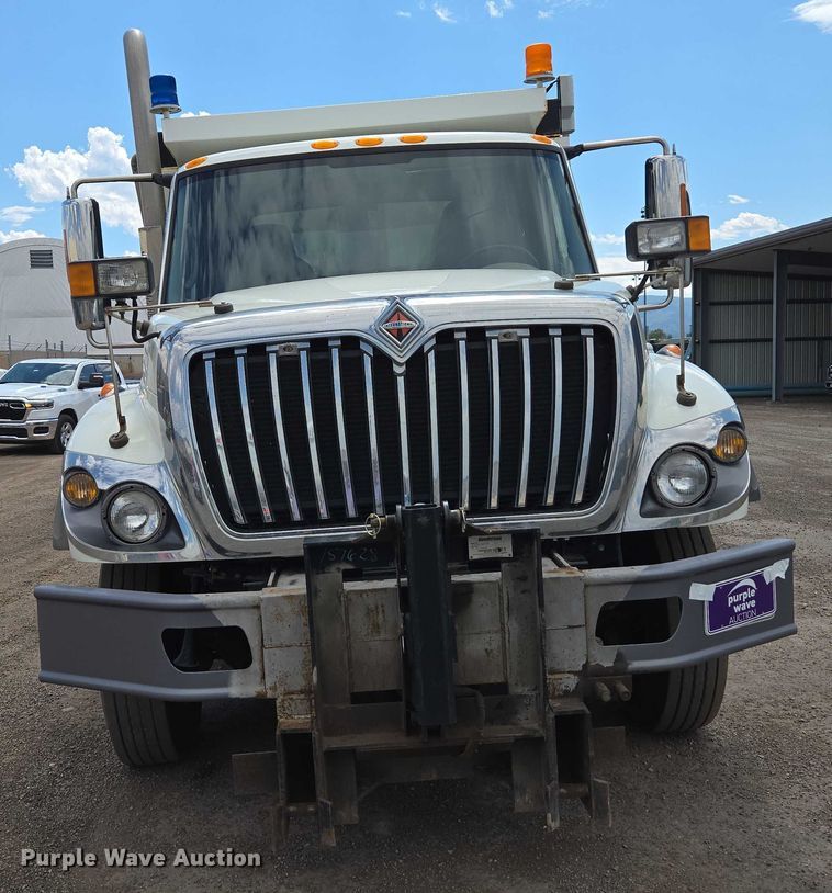 image for item EC1167 2009 International SF625 dump truck