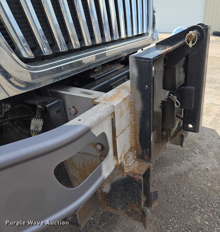 image for item EC1167 2009 International SF625 dump truck