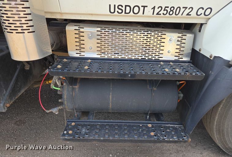 image for item EC1167 2009 International SF625 dump truck