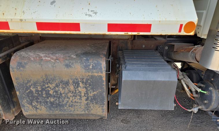 image for item EC1167 2009 International SF625 dump truck