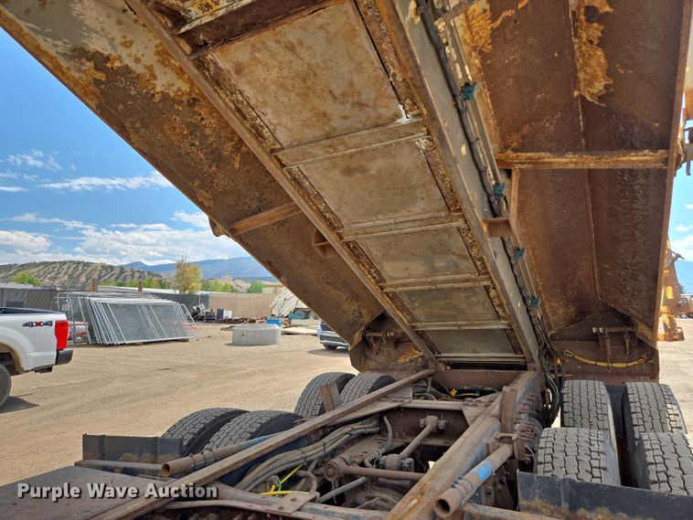 image for item EC1167 2009 International SF625 dump truck