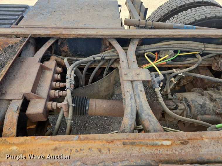 image for item EC1167 2009 International SF625 dump truck