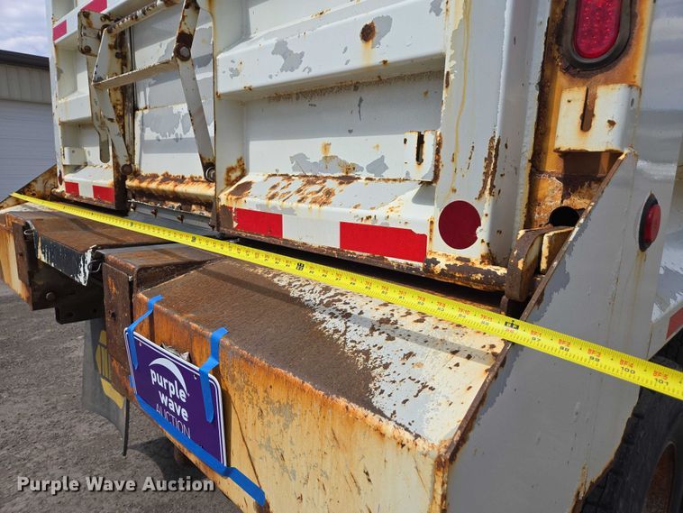 image for item EC1167 2009 International SF625 dump truck