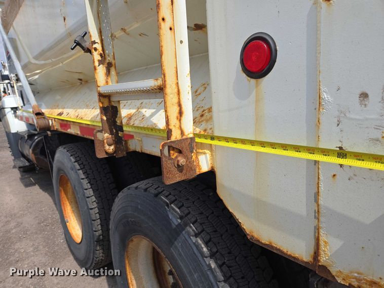 image for item EC1167 2009 International SF625 dump truck