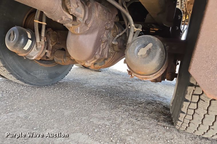 image for item EC1167 2009 International SF625 dump truck