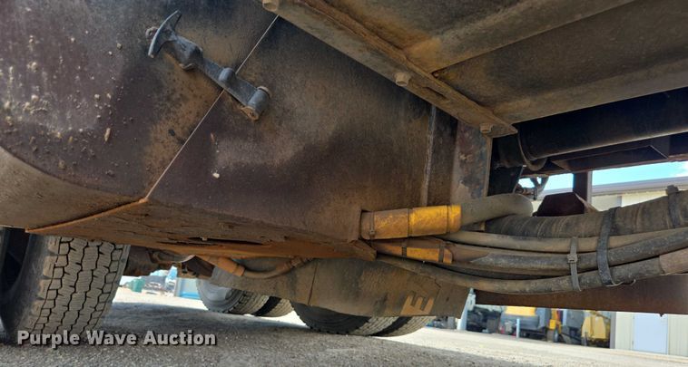 image for item EC1167 2009 International SF625 dump truck