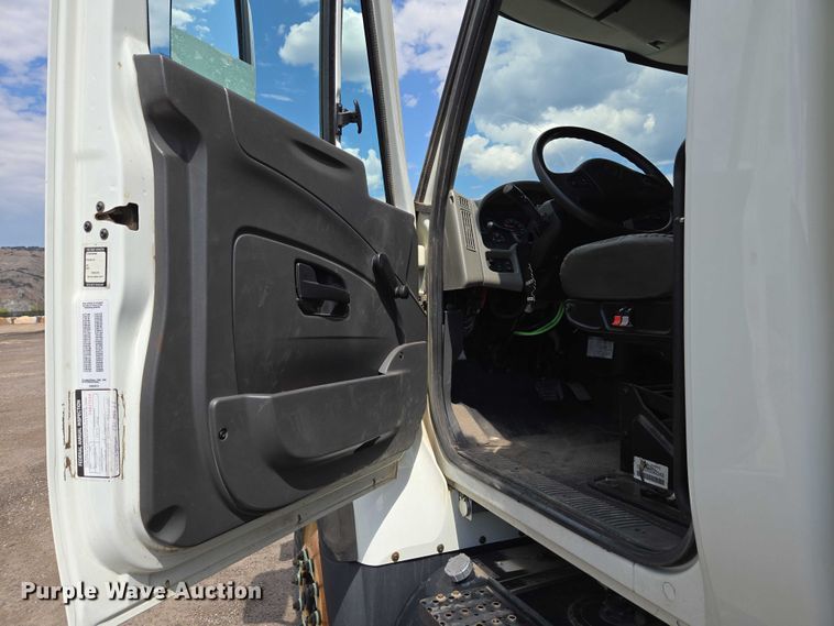 image for item EC1167 2009 International SF625 dump truck