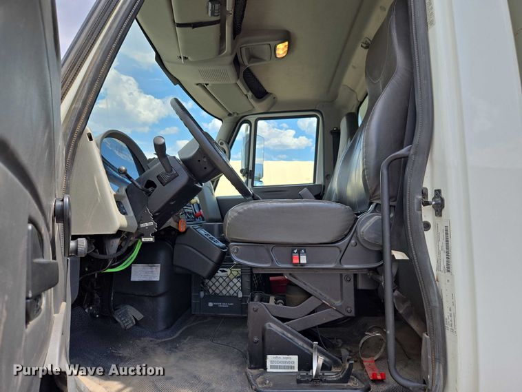 image for item EC1167 2009 International SF625 dump truck