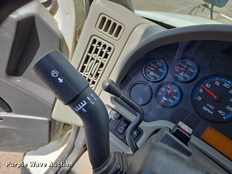 image for item EC1167 2009 International SF625 dump truck