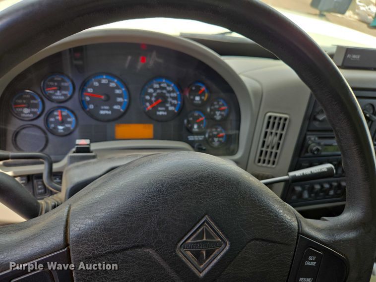 image for item EC1167 2009 International SF625 dump truck