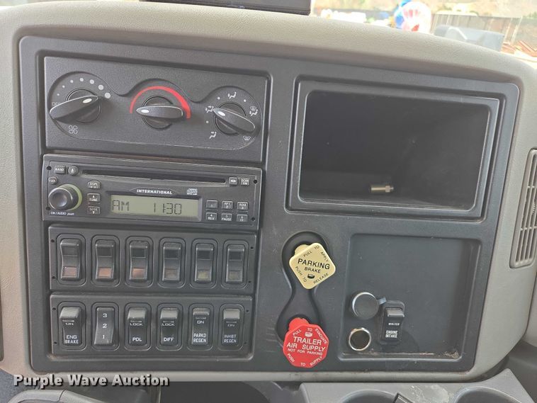 image for item EC1167 2009 International SF625 dump truck