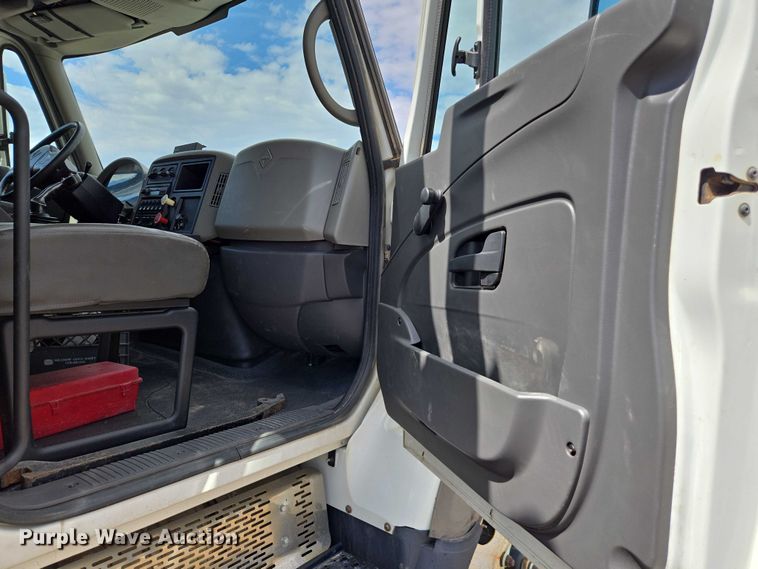 image for item EC1167 2009 International SF625 dump truck