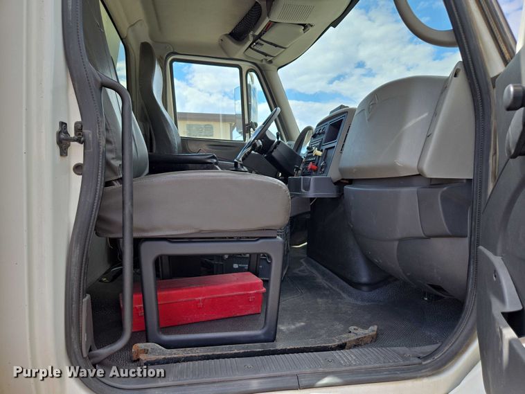 image for item EC1167 2009 International SF625 dump truck