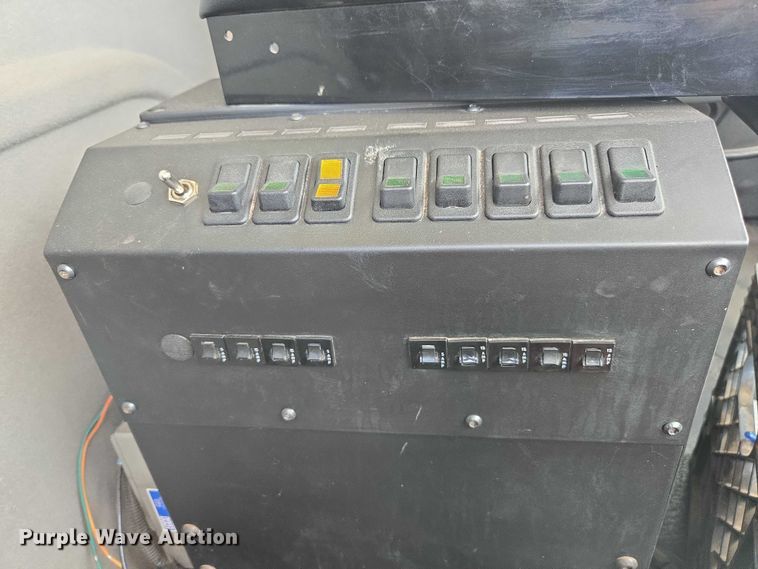 image for item EC1167 2009 International SF625 dump truck