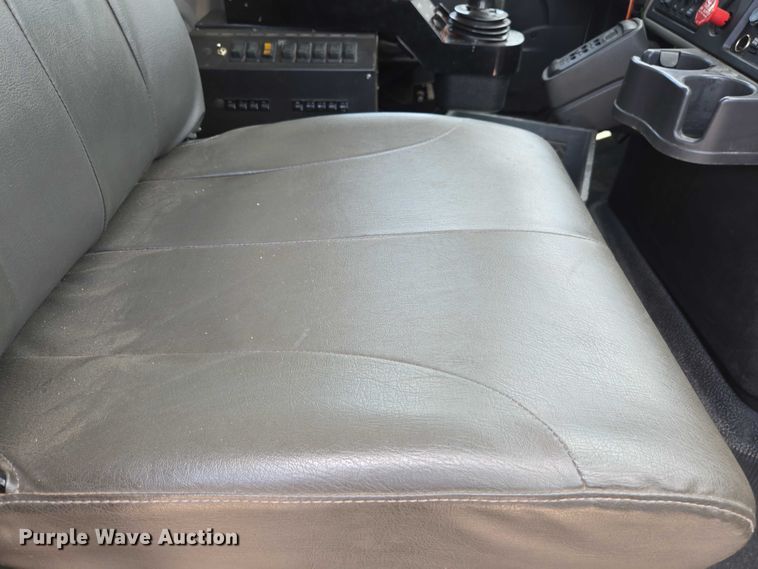 image for item EC1167 2009 International SF625 dump truck