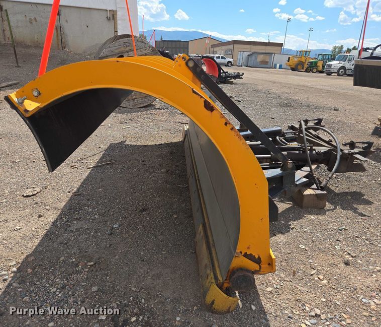 image for item EC1167 2009 International SF625 dump truck