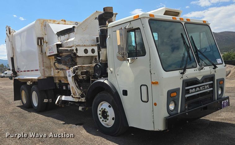 image for item EC1168 2014 Mack Leu refuse truck