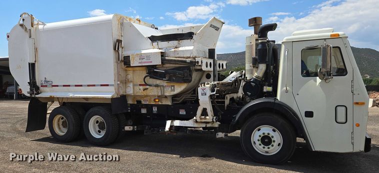 image for item EC1168 2014 Mack Leu refuse truck