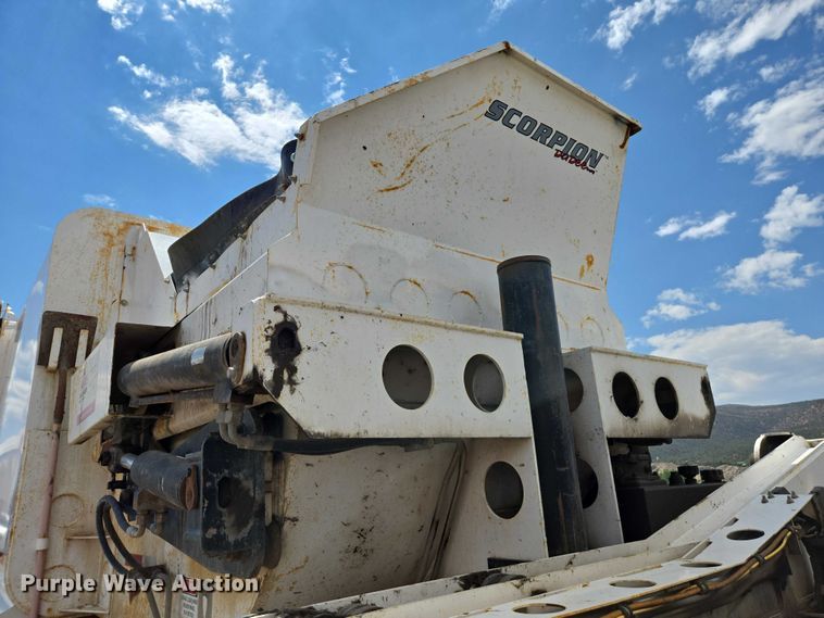 image for item EC1168 2014 Mack Leu refuse truck