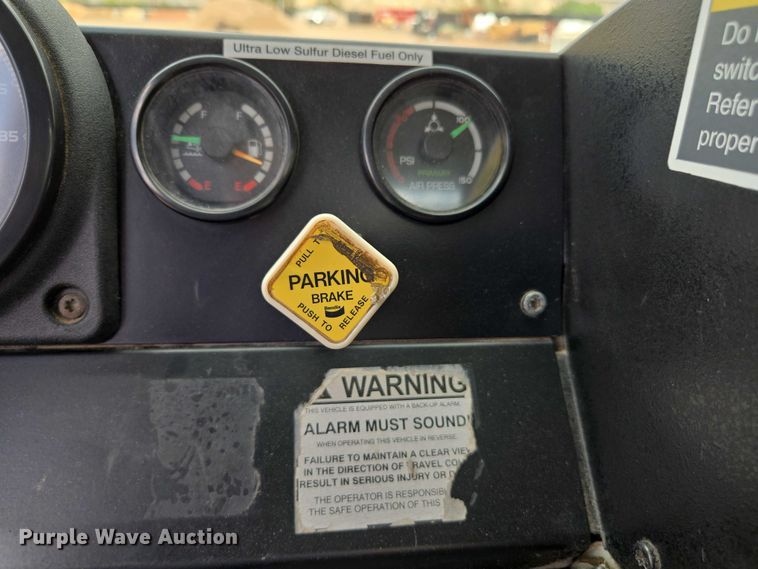 image for item EC1168 2014 Mack Leu refuse truck