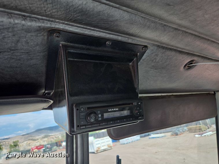 image for item EC1168 2014 Mack Leu refuse truck