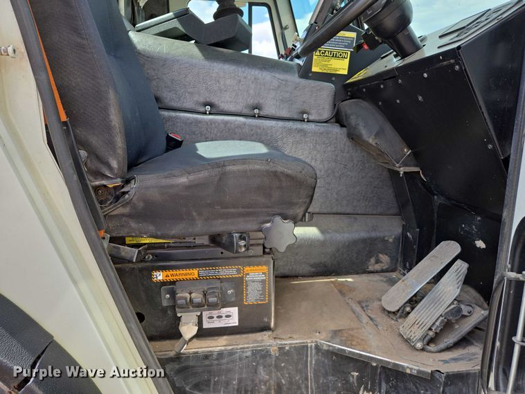 image for item EC1168 2014 Mack Leu refuse truck