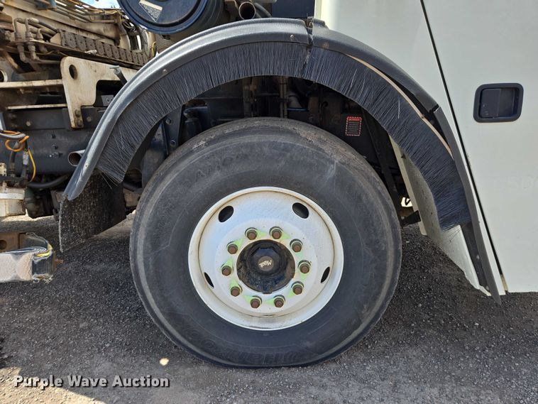 image for item EC1168 2014 Mack Leu refuse truck