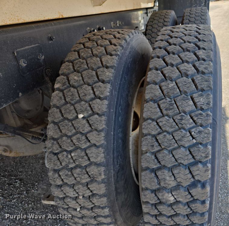 image for item EC1168 2014 Mack Leu refuse truck