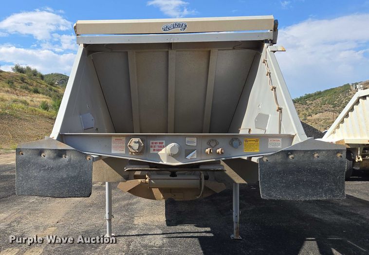 image for item EC1169 2005 Ranch Manufacturing Co. bottom dump trailer