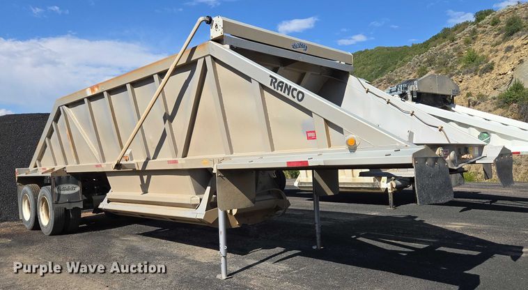 image for item EC1169 2005 Ranch Manufacturing Co. bottom dump trailer