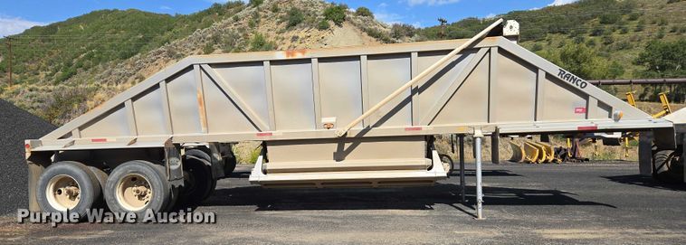 image for item EC1169 2005 Ranch Manufacturing Co. bottom dump trailer