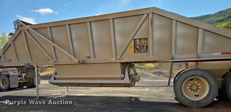 image for item EC1169 2005 Ranch Manufacturing Co. bottom dump trailer